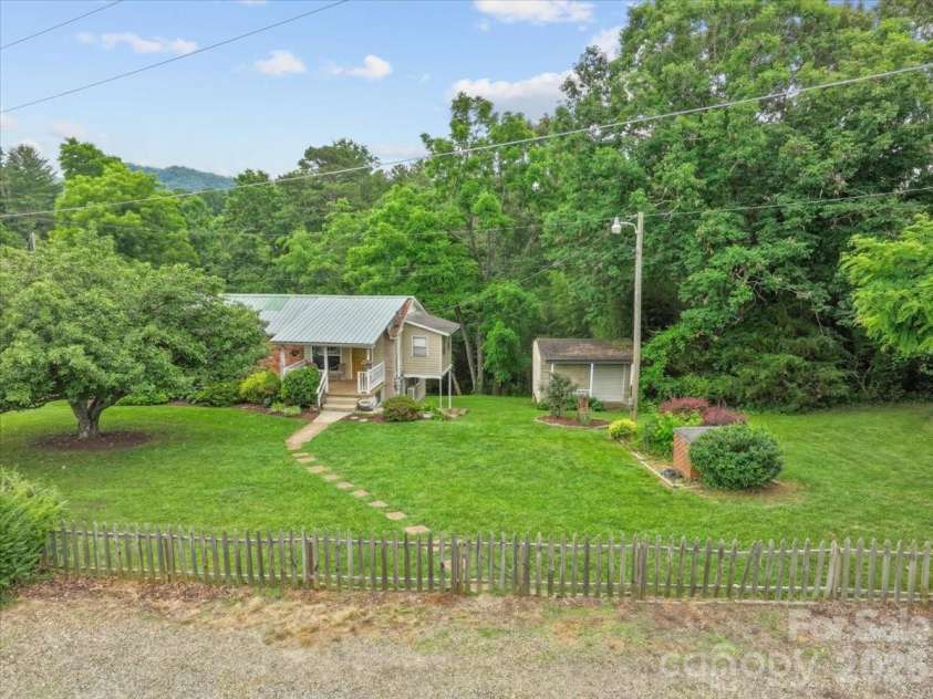 140 Locust Grove Road, Weaverville, NC 28787.  MLS# CAR4389016, YatesRealty ID 33586. 