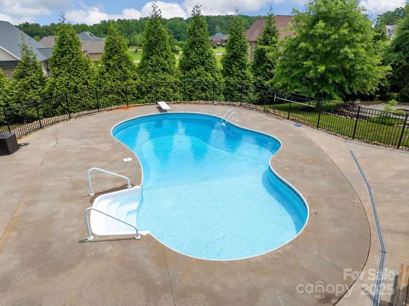 142 Cobblestone Crossing, Gaffney, SC 29341.  MLS# CAR4293933, YatesRealty ID 33586. 