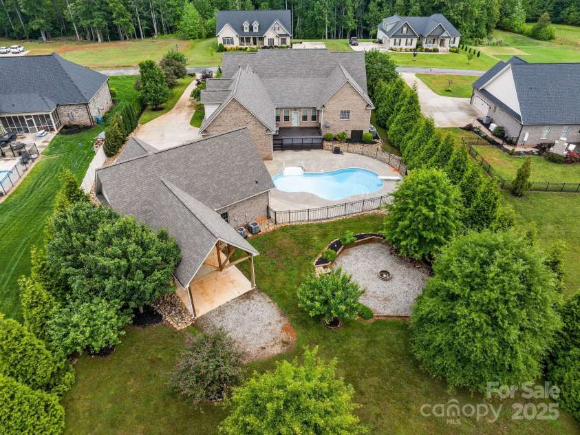 142 Cobblestone Crossing, Gaffney, SC 29341.  MLS# CAR4293933, YatesRealty ID 33586. 