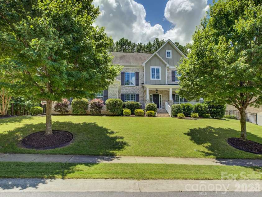 16433 Bryant Meadows Drive, Charlotte, NC 28278.  MLS# CAR4395955, YatesRealty ID 33587. 