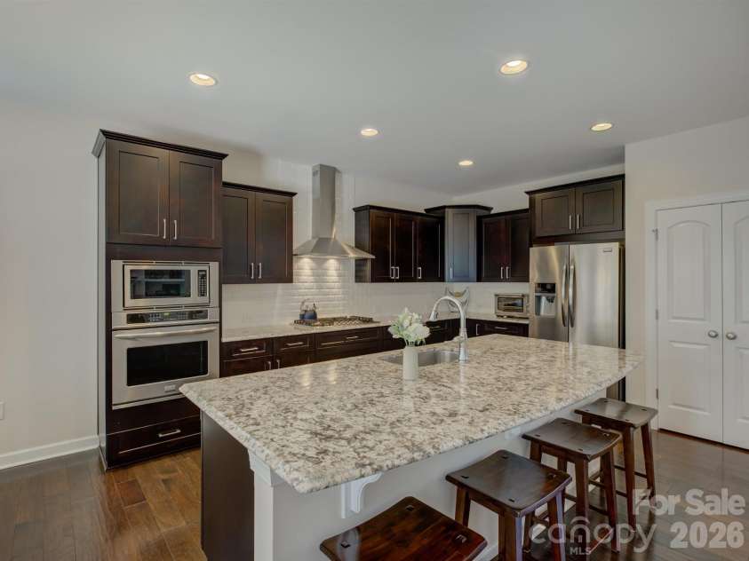 16433 Bryant Meadows Drive, Charlotte, NC 28278.  MLS# CAR4395955, YatesRealty ID 33587. 