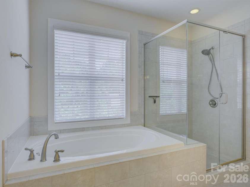 16433 Bryant Meadows Drive, Charlotte, NC 28278.  MLS# CAR4395955, YatesRealty ID 33587. 