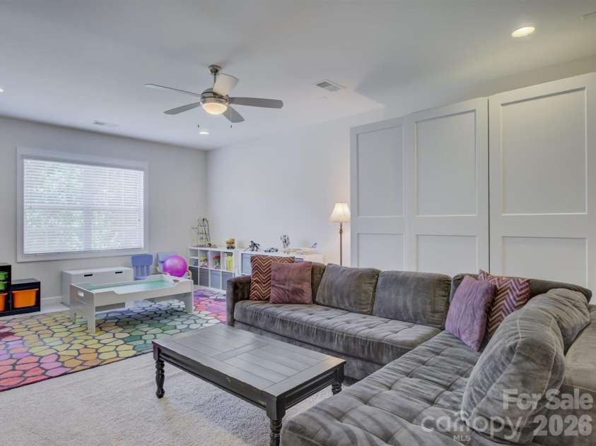 16433 Bryant Meadows Drive, Charlotte, NC 28278.  MLS# CAR4395955, YatesRealty ID 33587. 