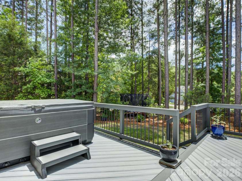 16433 Bryant Meadows Drive, Charlotte, NC 28278.  MLS# CAR4395955, YatesRealty ID 33587. 