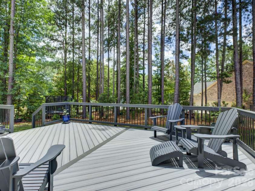 16433 Bryant Meadows Drive, Charlotte, NC 28278.  MLS# CAR4395955, YatesRealty ID 33587. 