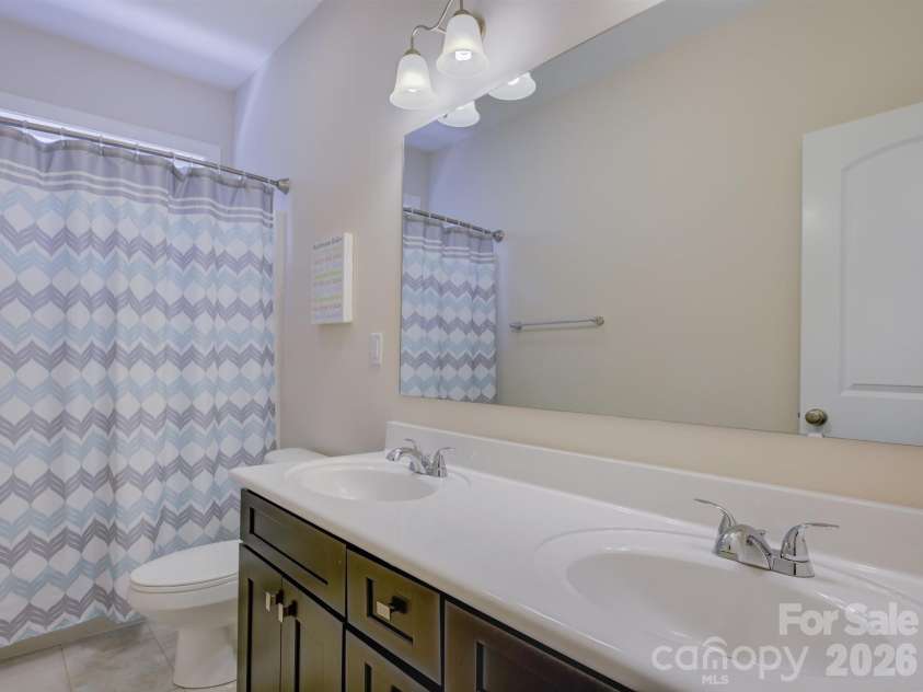 16433 Bryant Meadows Drive, Charlotte, NC 28278.  MLS# CAR4395955, YatesRealty ID 33587. Fourth full bath