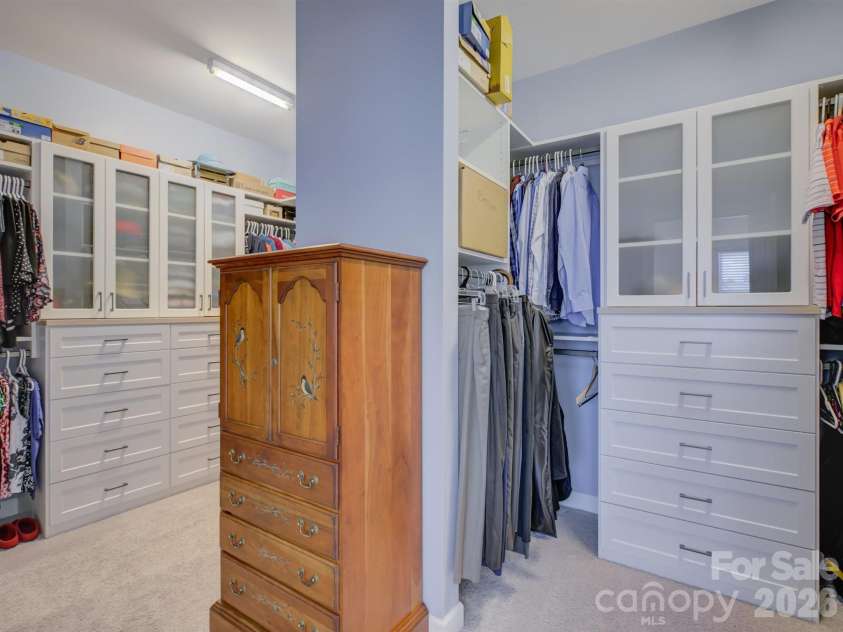 16433 Bryant Meadows Drive, Charlotte, NC 28278.  MLS# CAR4395955, YatesRealty ID 33587. Primary Closet