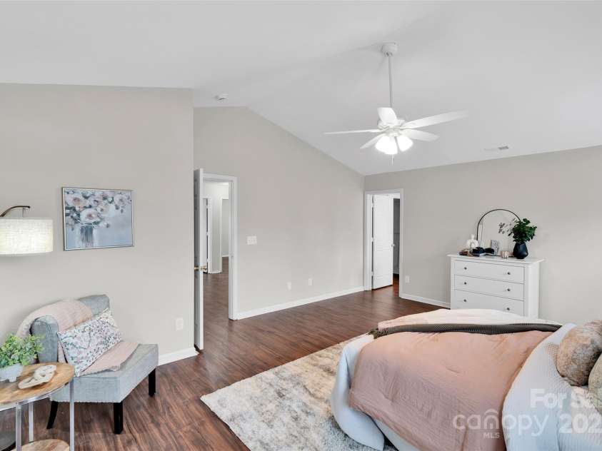 4323 Leopold Place, Charlotte, NC 28215.  MLS# CAR4294145, YatesRealty ID 33587. Primary Bedroom