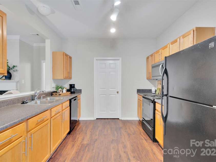 4323 Leopold Place, Charlotte, NC 28215.  MLS# CAR4294145, YatesRealty ID 33587. Refrigerator Included!