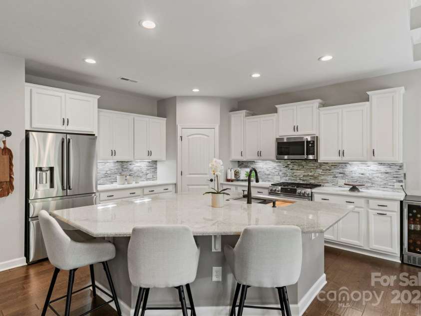 320 Broadleaf Drive, Denver, NC 28037.  MLS# CAR4293633, YatesRealty ID 33589. 