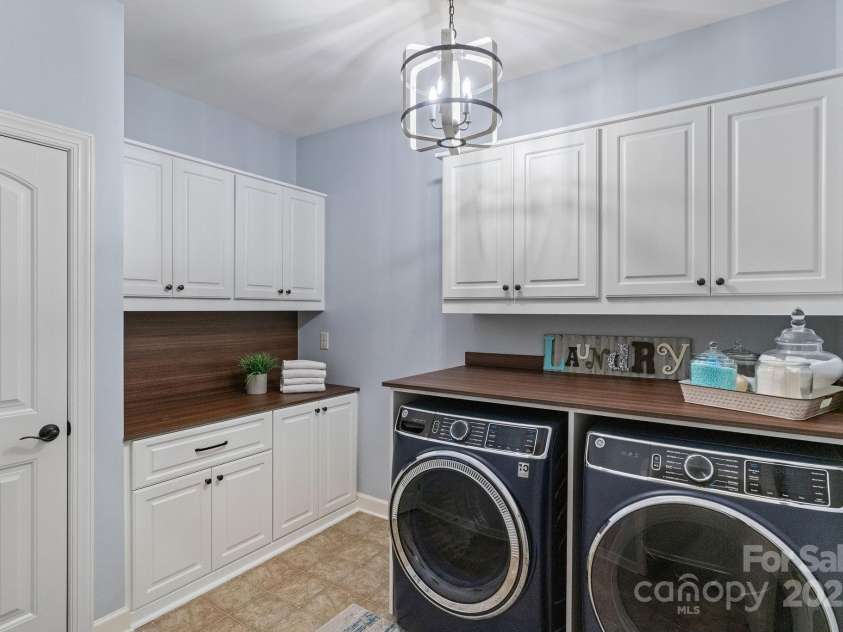 320 Broadleaf Drive, Denver, NC 28037.  MLS# CAR4293633, YatesRealty ID 33589. 