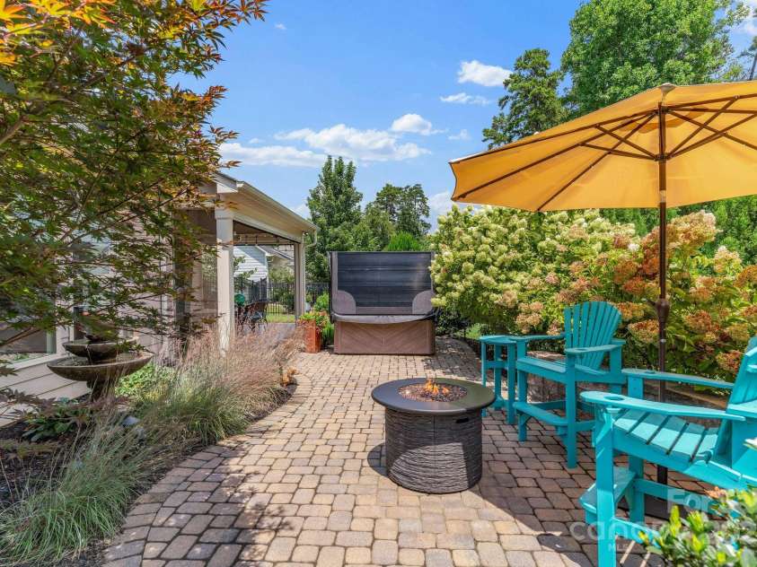 320 Broadleaf Drive, Denver, NC 28037.  MLS# CAR4293633, YatesRealty ID 33589. 