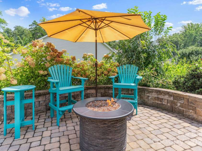 320 Broadleaf Drive, Denver, NC 28037.  MLS# CAR4293633, YatesRealty ID 33589. 