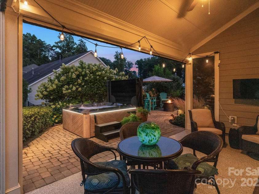 320 Broadleaf Drive, Denver, NC 28037.  MLS# CAR4293633, YatesRealty ID 33589. 