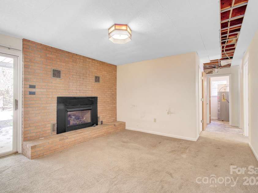 200 Riley Lane, Pisgah Forest, NC 28768.  MLS# CAR4313020, YatesRealty ID 3359. 