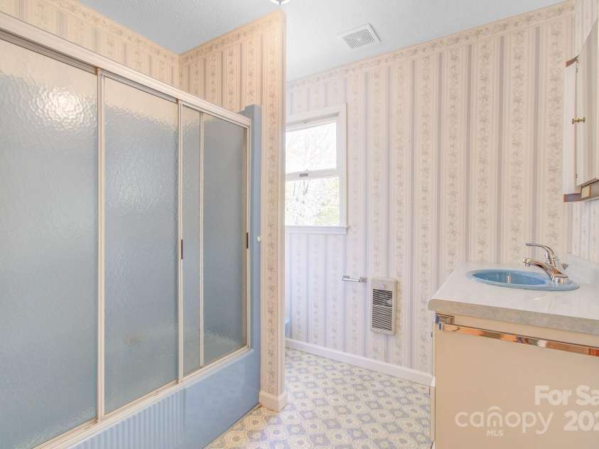 200 Riley Lane, Pisgah Forest, NC 28768.  MLS# CAR4313020, YatesRealty ID 3359. 