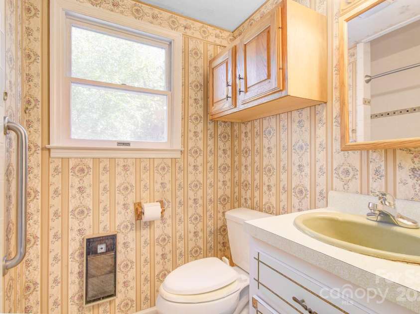 200 Riley Lane, Pisgah Forest, NC 28768.  MLS# CAR4313020, YatesRealty ID 3359. 
