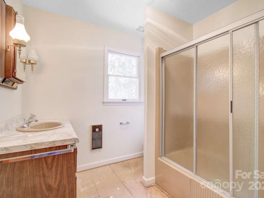 200 Riley Lane, Pisgah Forest, NC 28768.  MLS# CAR4313020, YatesRealty ID 3359. 