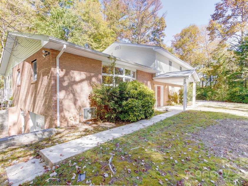 200 Riley Lane, Pisgah Forest, NC 28768.  MLS# CAR4313020, YatesRealty ID 3359. 
