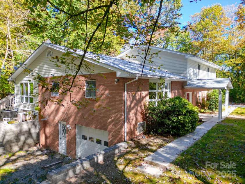 200 Riley Lane, Pisgah Forest, NC 28768.  MLS# CAR4313020, YatesRealty ID 3359. 