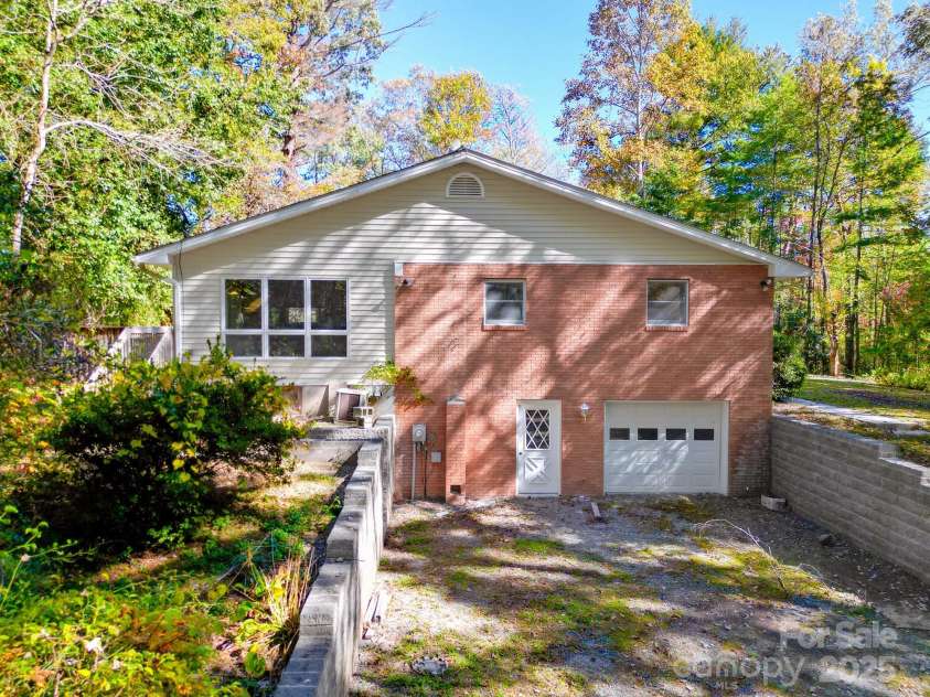 200 Riley Lane, Pisgah Forest, NC 28768.  MLS# CAR4313020, YatesRealty ID 3359. 