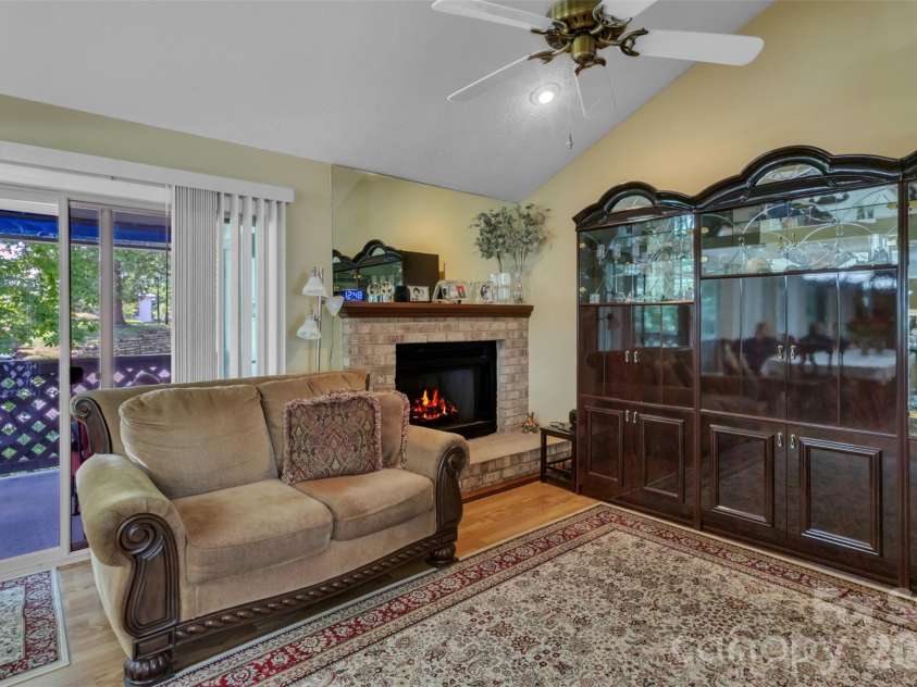 5839 Harris Grove Lane, Charlotte, NC 28212.  MLS# CAR4342437, YatesRealty ID 3359. 