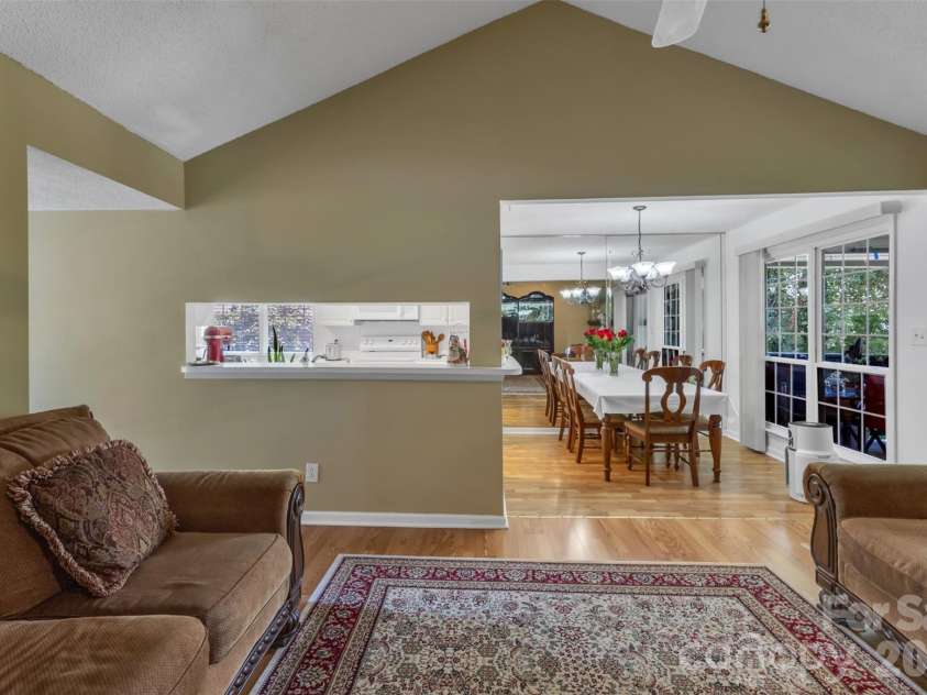 5839 Harris Grove Lane, Charlotte, NC 28212.  MLS# CAR4342437, YatesRealty ID 3359. 