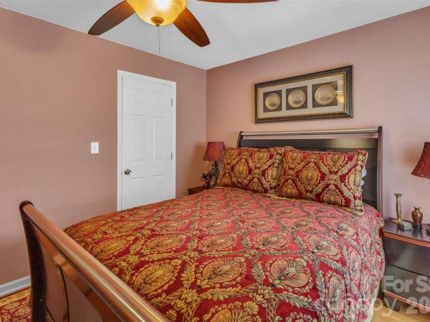 5839 Harris Grove Lane, Charlotte, NC 28212.  MLS# CAR4342437, YatesRealty ID 3359. 