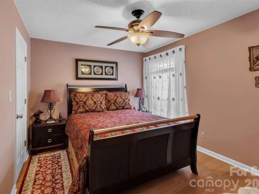 5839 Harris Grove Lane, Charlotte, NC 28212.  MLS# CAR4342437, YatesRealty ID 3359. 