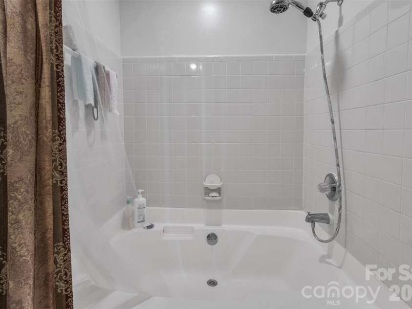 5839 Harris Grove Lane, Charlotte, NC 28212.  MLS# CAR4342437, YatesRealty ID 3359. 