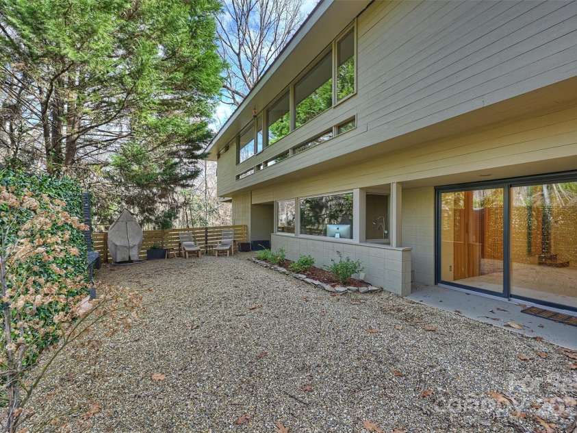6366 Sharon Hills Road, Charlotte, NC 28210.  MLS# CAR4228866, YatesRealty ID 3359. Backyard accessed from lower level
