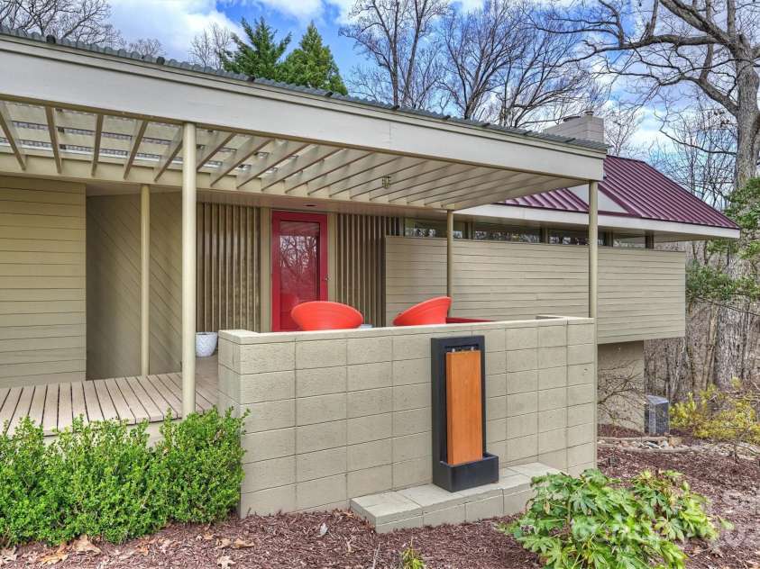 6366 Sharon Hills Road, Charlotte, NC 28210.  MLS# CAR4228866, YatesRealty ID 3359. Fountain accent