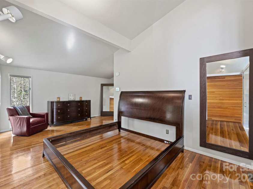 6366 Sharon Hills Road, Charlotte, NC 28210.  MLS# CAR4228866, YatesRealty ID 3359. Primary bedroom