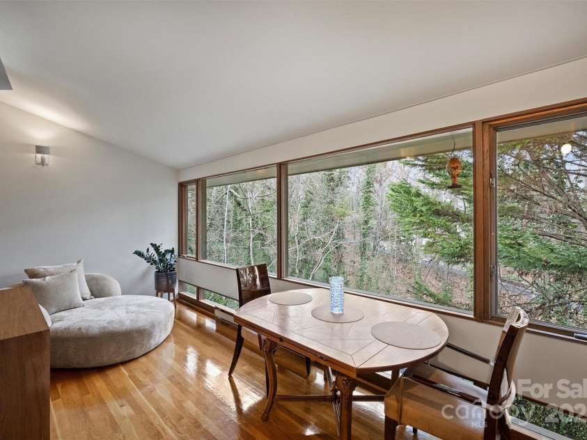 6366 Sharon Hills Road, Charlotte, NC 28210.  MLS# CAR4228866, YatesRealty ID 3359. Sunroom located off kitchen