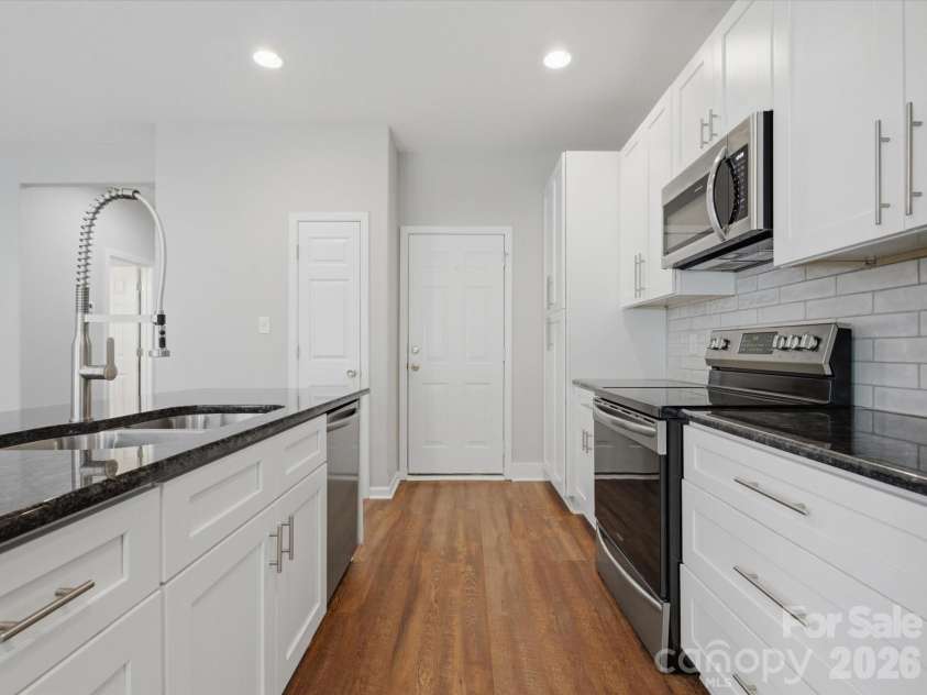 4011 Abbotsbury Drive, Fort Mill, SC 29707.  MLS# CAR4397234, YatesRealty ID 33590. 
