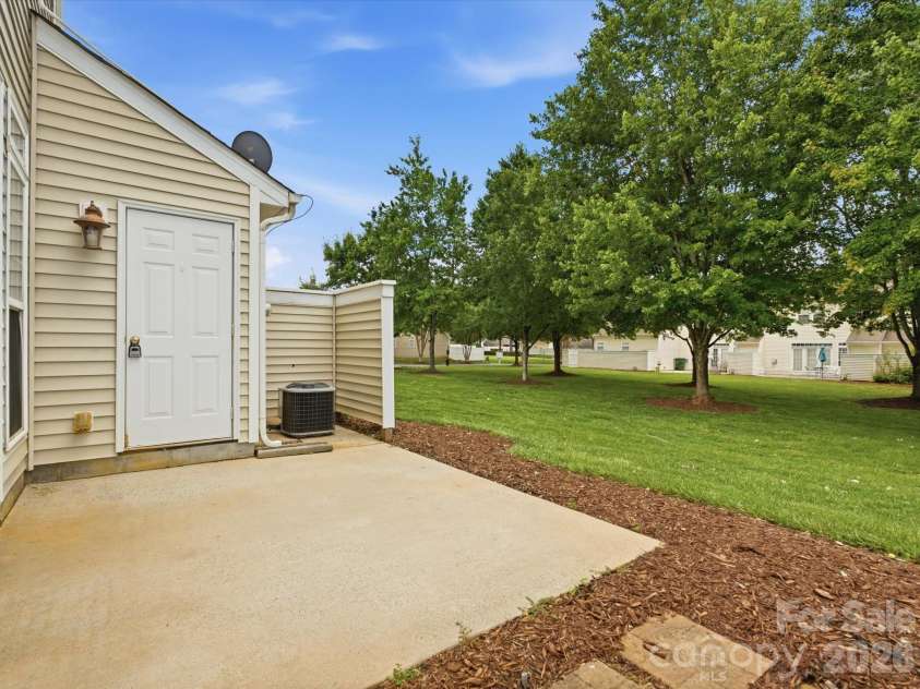 4011 Abbotsbury Drive, Fort Mill, SC 29707.  MLS# CAR4397234, YatesRealty ID 33590. 