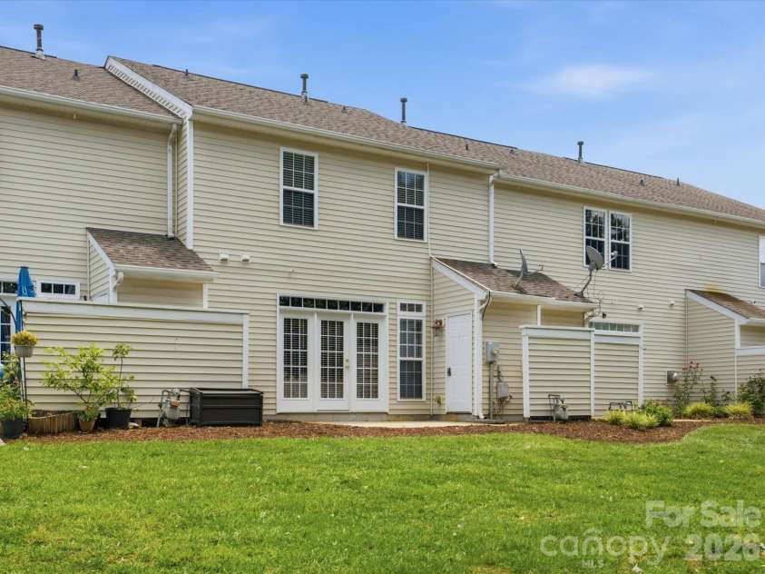 4011 Abbotsbury Drive, Fort Mill, SC 29707.  MLS# CAR4397234, YatesRealty ID 33590. 
