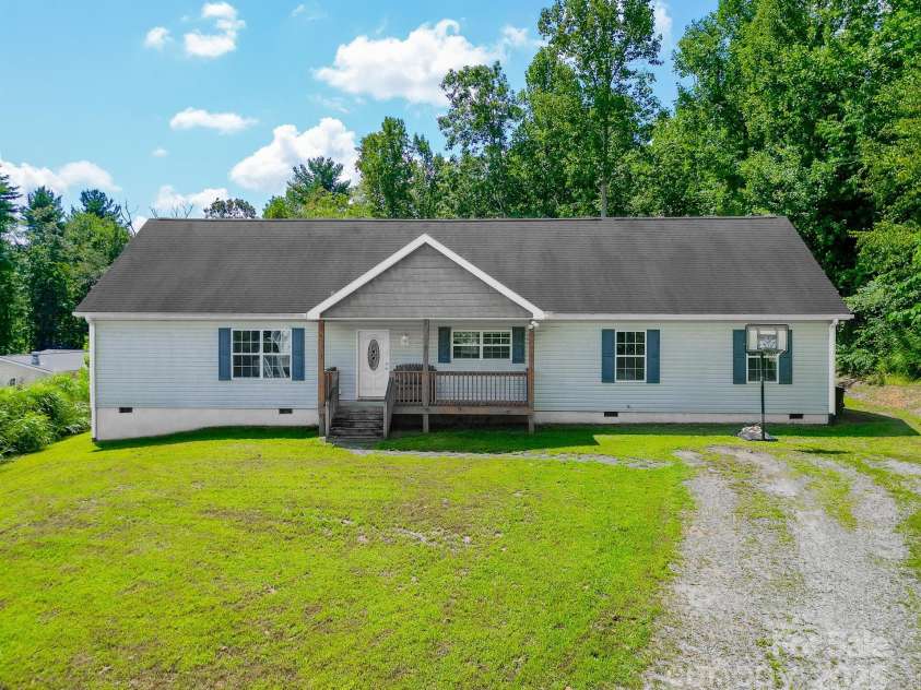 137 Pottery Terrace Trail, Flat Rock, NC 28731.  MLS# CAR4293348, YatesRealty ID 33592. 