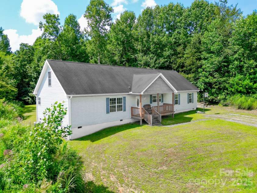 137 Pottery Terrace Trail, Flat Rock, NC 28731.  MLS# CAR4293348, YatesRealty ID 33592. 