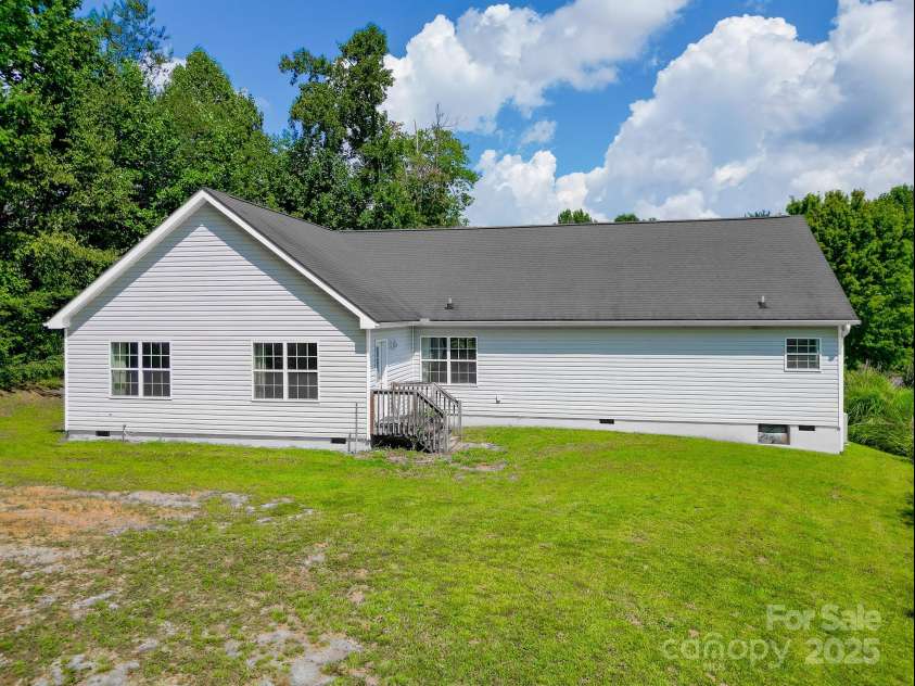 137 Pottery Terrace Trail, Flat Rock, NC 28731.  MLS# CAR4293348, YatesRealty ID 33592. 