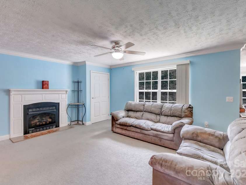 137 Pottery Terrace Trail, Flat Rock, NC 28731.  MLS# CAR4293348, YatesRealty ID 33592. 