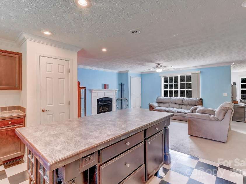 137 Pottery Terrace Trail, Flat Rock, NC 28731.  MLS# CAR4293348, YatesRealty ID 33592. 