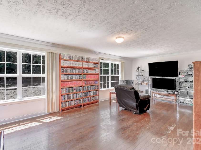 137 Pottery Terrace Trail, Flat Rock, NC 28731.  MLS# CAR4293348, YatesRealty ID 33592. 