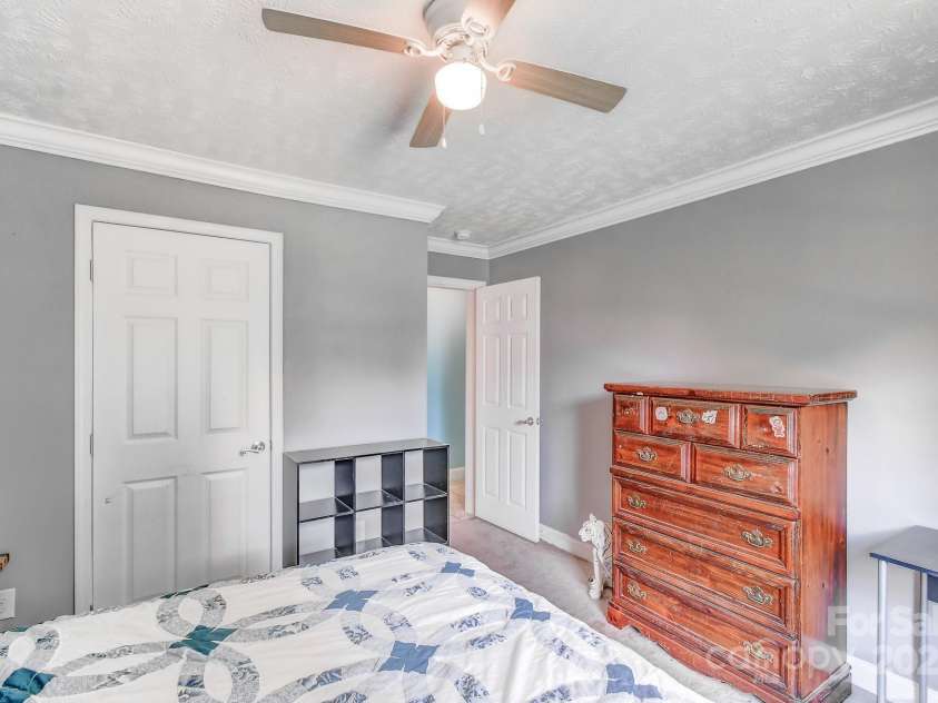 137 Pottery Terrace Trail, Flat Rock, NC 28731.  MLS# CAR4293348, YatesRealty ID 33592. 