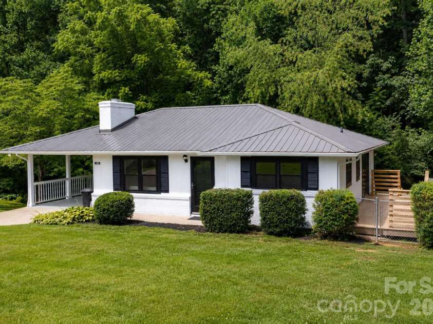 550 Arrowhead Trail, Marion, NC 28752.  MLS# CAR4396200, YatesRealty ID 33593. 