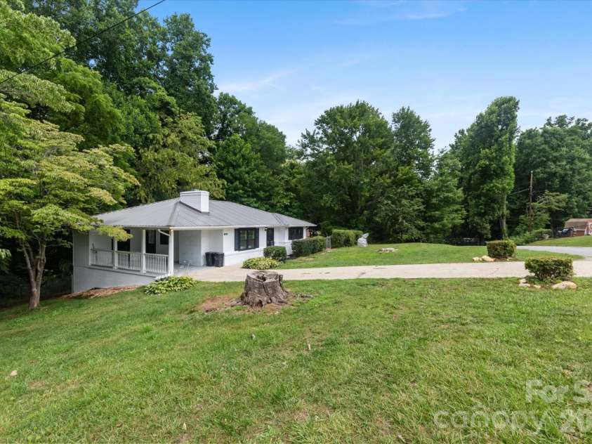 550 Arrowhead Trail, Marion, NC 28752.  MLS# CAR4396200, YatesRealty ID 33593. 