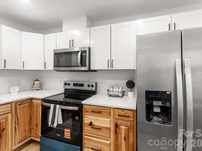 550 Arrowhead Trail, Marion, NC 28752.  MLS# CAR4396200, YatesRealty ID 33593. 
