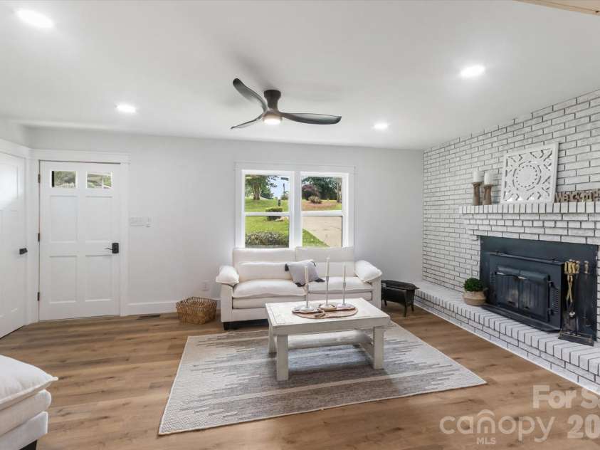 550 Arrowhead Trail, Marion, NC 28752.  MLS# CAR4396200, YatesRealty ID 33593. 