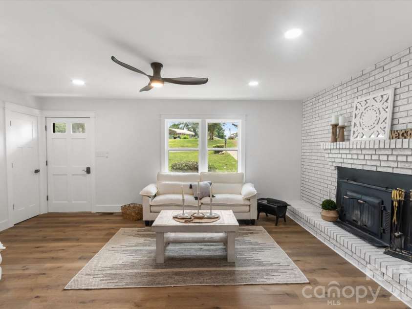 550 Arrowhead Trail, Marion, NC 28752.  MLS# CAR4396200, YatesRealty ID 33593. 