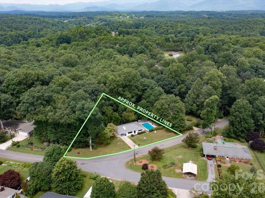 550 Arrowhead Trail, Marion, NC 28752.  MLS# CAR4396200, YatesRealty ID 33593. 
